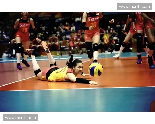 2003年女排世界杯：辉煌胜利背后的拼搏与团队精神